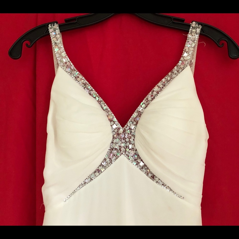 Gown Faviana View 2